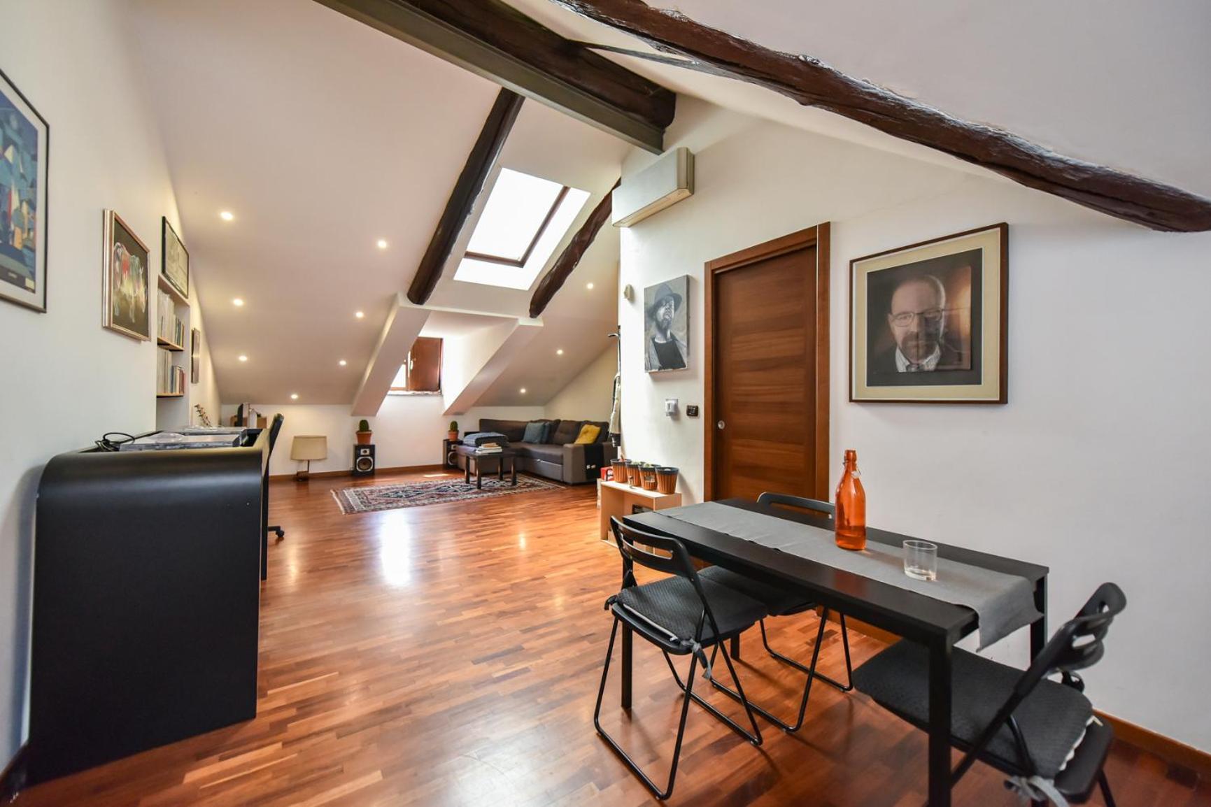 Modern Apartment Piazza Statuto Porta Susa Fs Turin Exterior photo