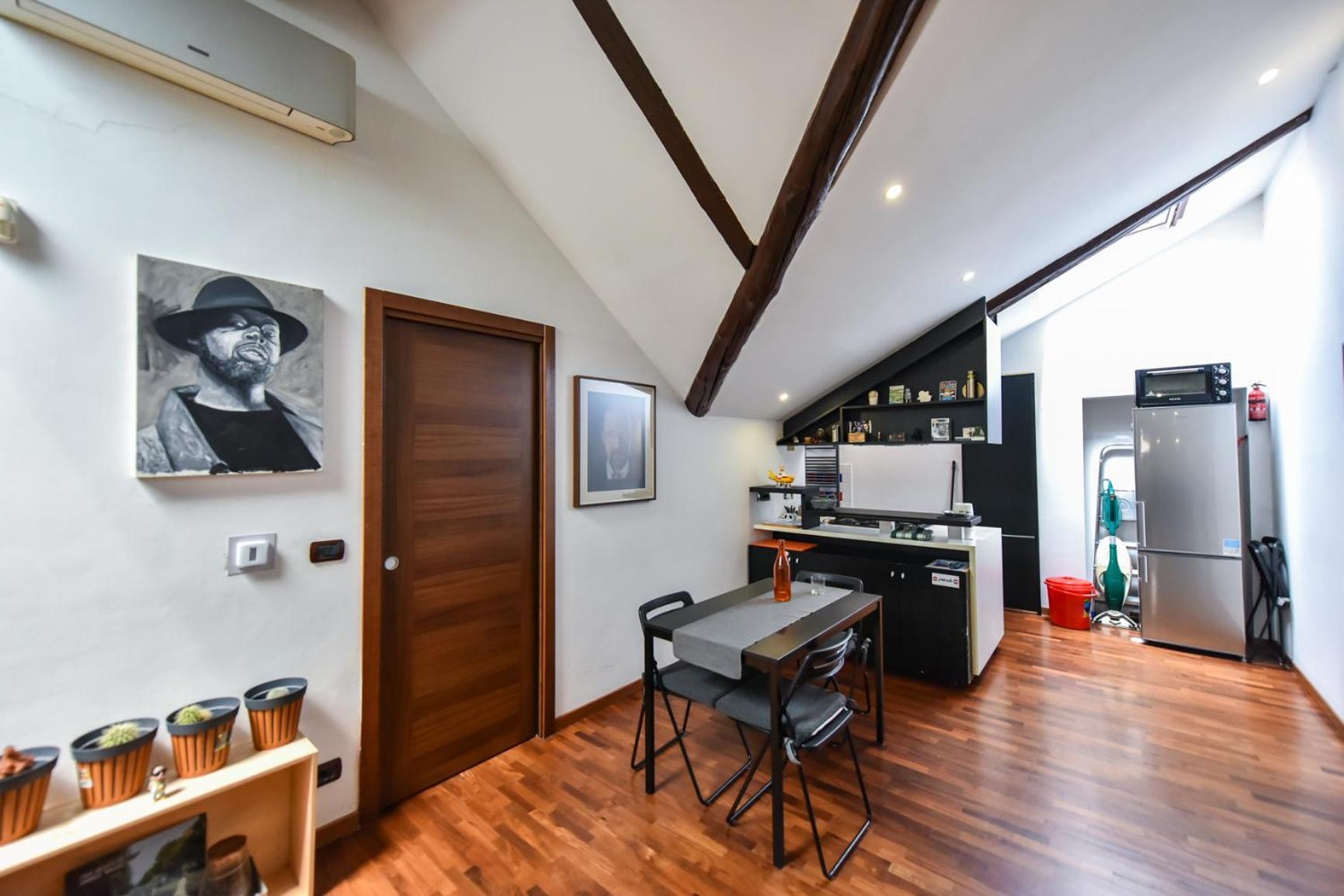 Modern Apartment Piazza Statuto Porta Susa Fs Turin Exterior photo