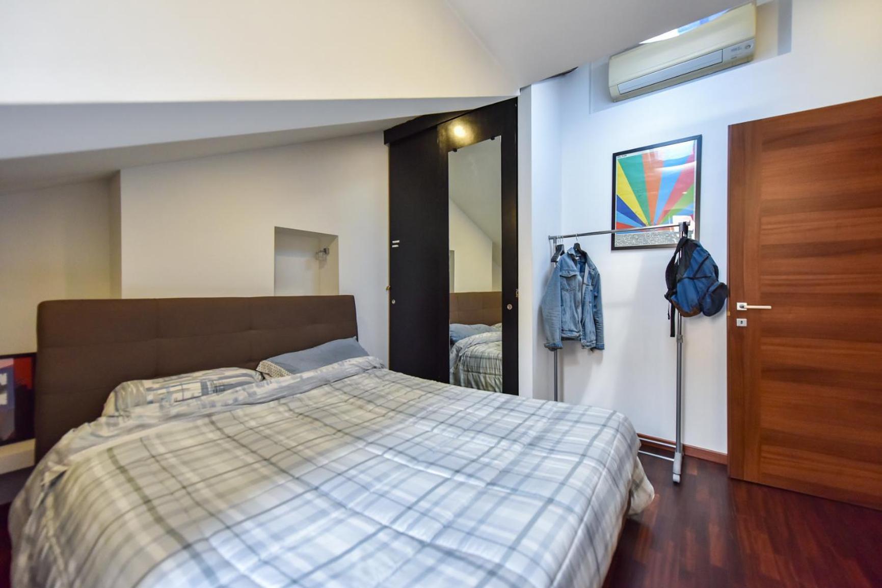 Modern Apartment Piazza Statuto Porta Susa Fs Turin Exterior photo
