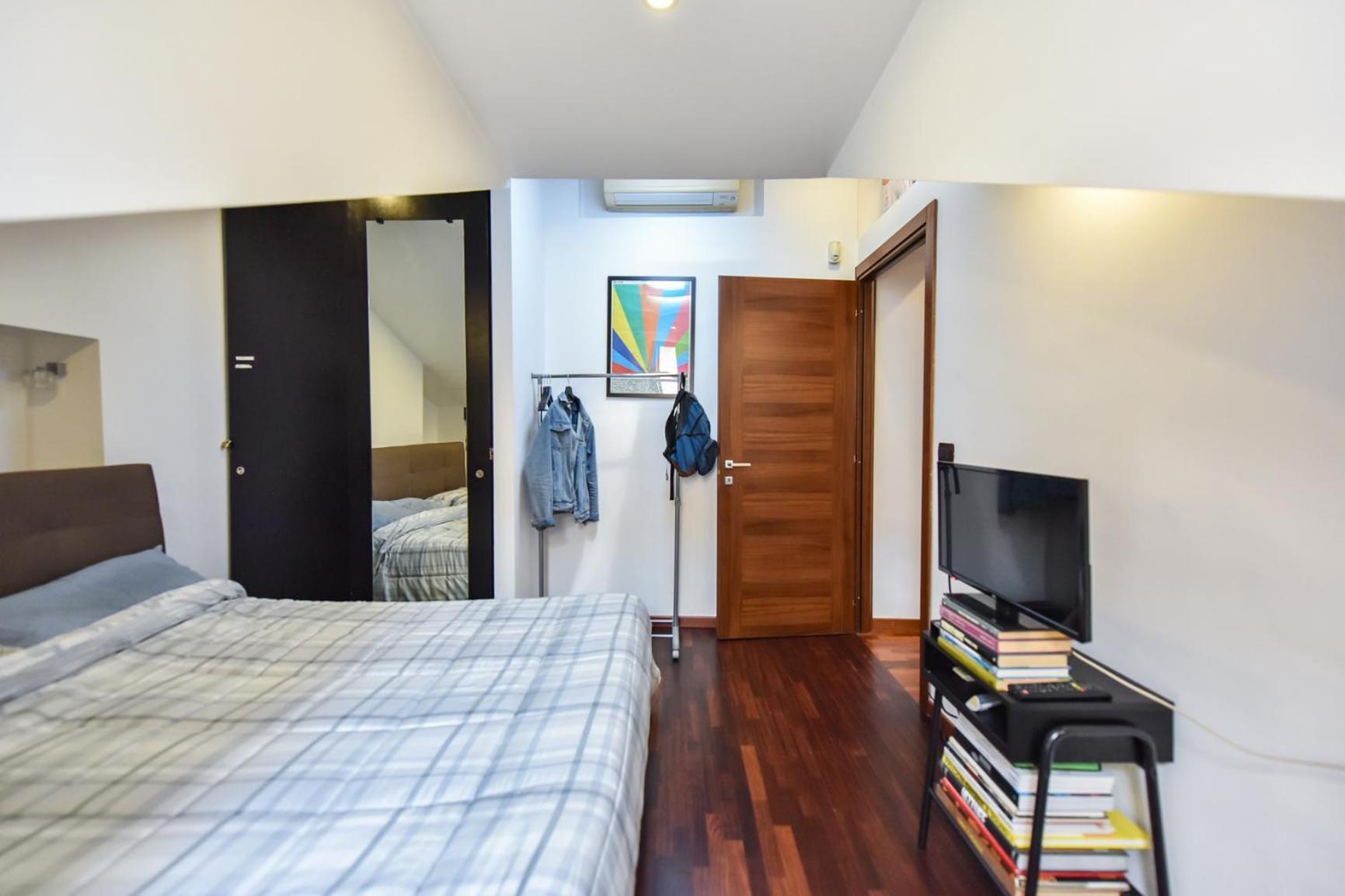 Modern Apartment Piazza Statuto Porta Susa Fs Turin Exterior photo